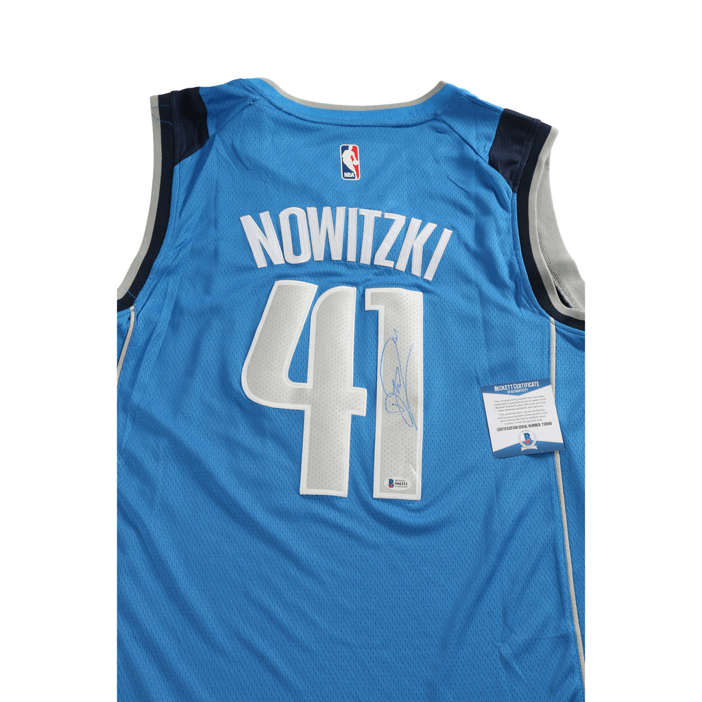 Dirk Nowitzki Signed Jersey Dallas Mavericks